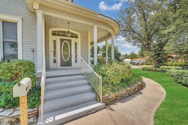 Photo 3 — 236 W Polk Street, Mangum, OK 73554