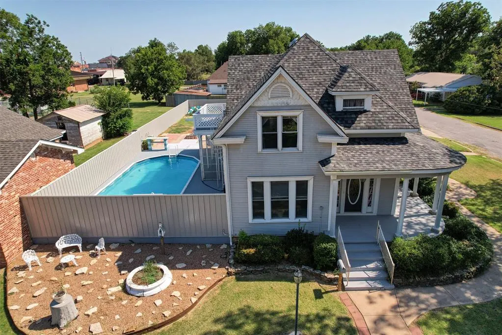 Photo 47 — 236 W Polk Street, Mangum, OK 73554