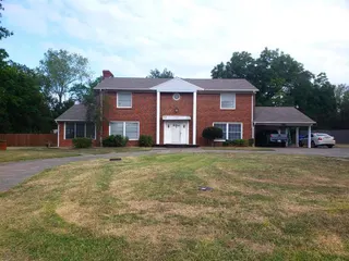 Sold home at 304 Country Club Drive