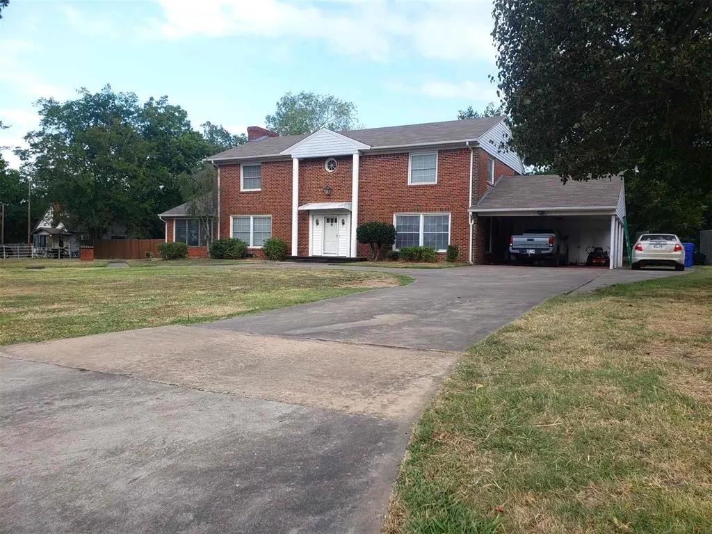 Photo 2 — 304 Country Club Drive, Holdenville, OK 74848