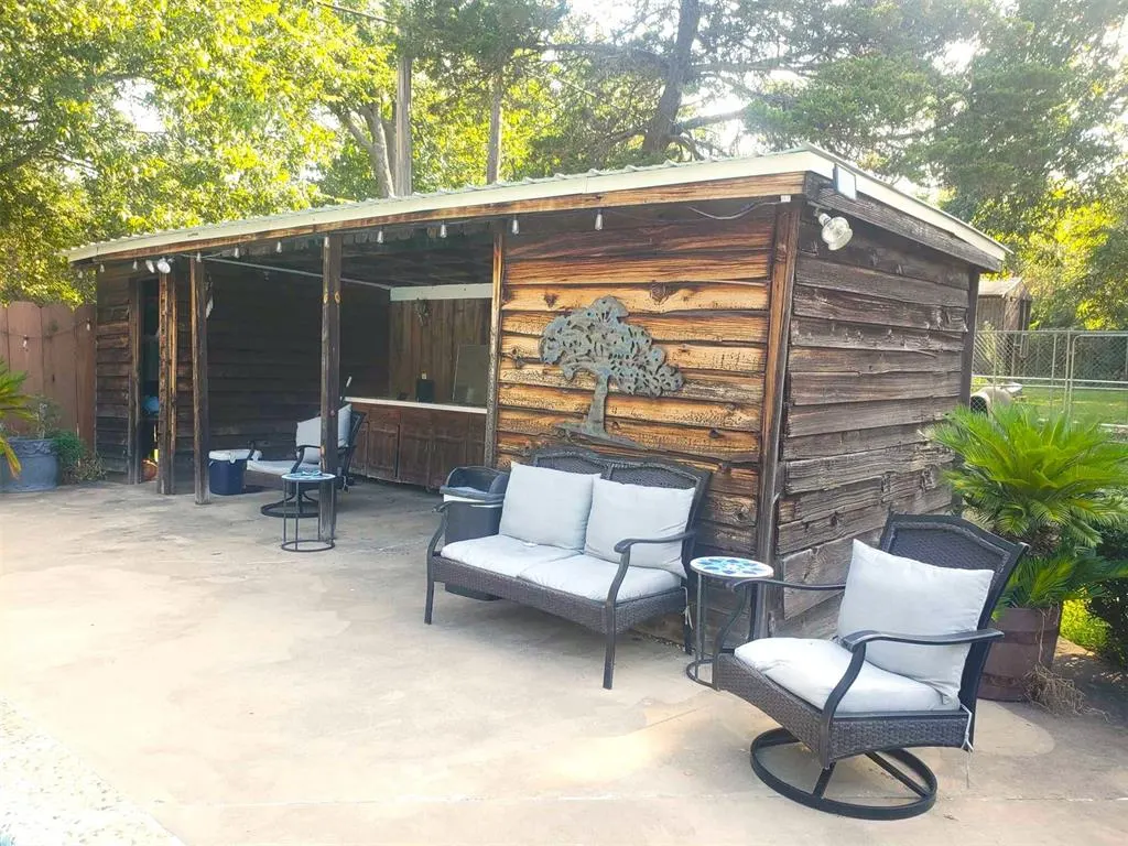 Photo 38 — 304 Country Club Drive, Holdenville, OK 74848