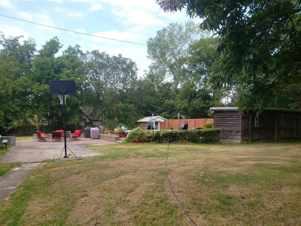 Photo 41 — 304 Country Club Drive, Holdenville, OK 74848