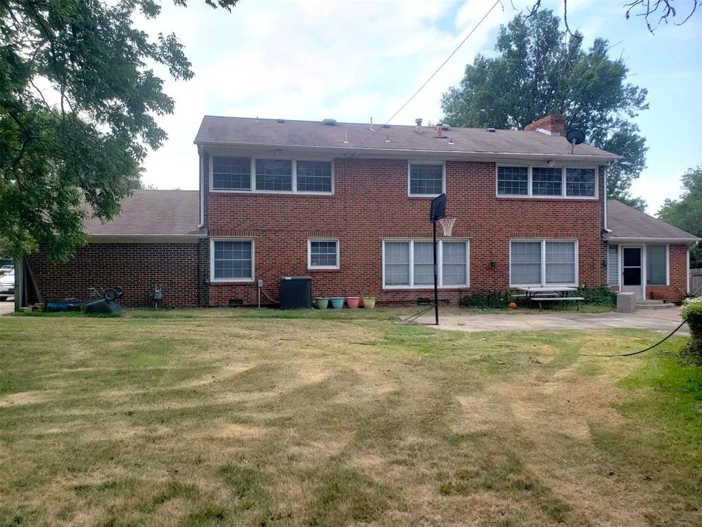 Photo 44 — 304 Country Club Drive, Holdenville, OK 74848