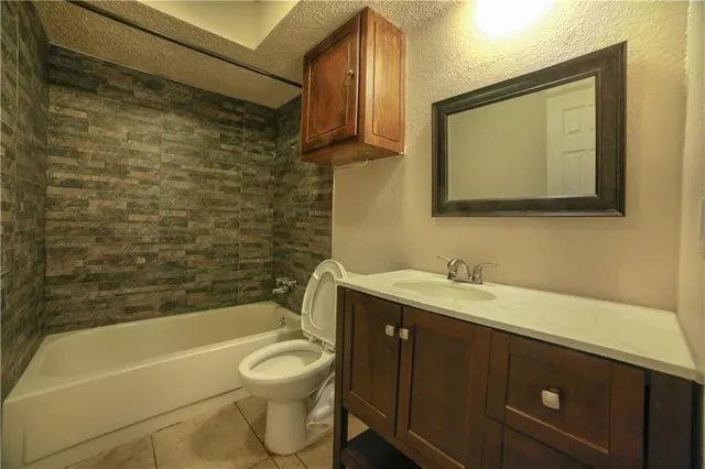 Photo 4 — 8805 Saint George Way, Oklahoma City, OK 73110