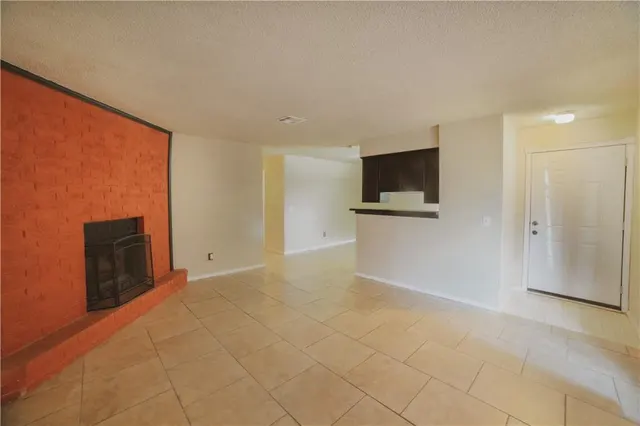 Photo 8 — 8805 Saint George Way, Oklahoma City, OK 73110