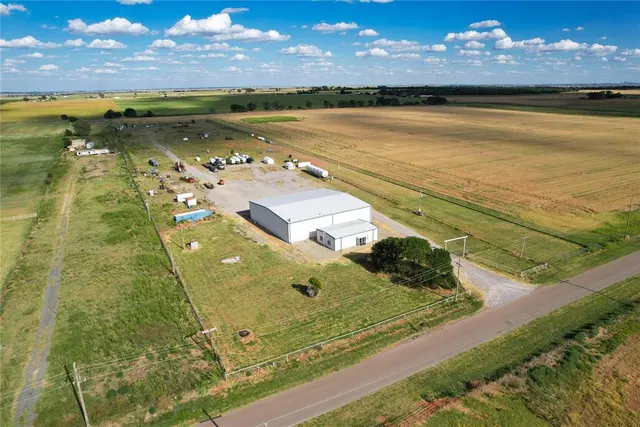Photo 2 — 11566 N 1970 Road, Elk City, OK 73644
