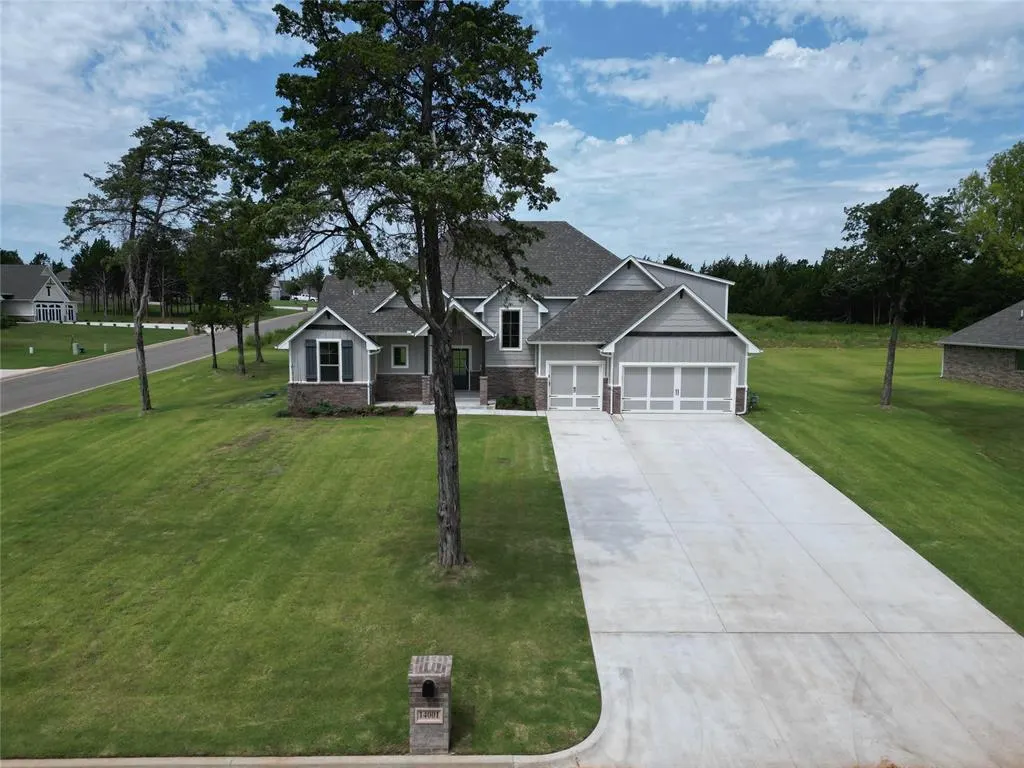 Front exterior — 14001 Magnolia Lane, Edmond, OK 73049