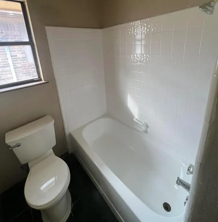 Photo 9 — 609 NW 109th Street, Oklahoma City, OK 73114