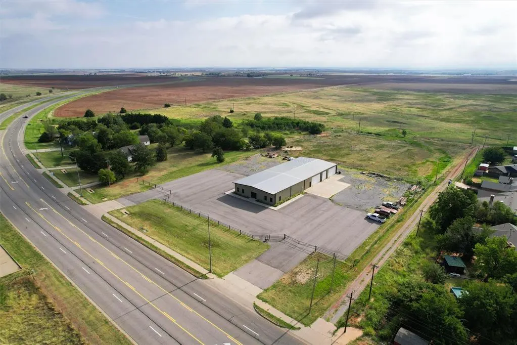Photo 21 — 1707 N Glenn English Street, Cordell, OK 73632