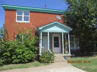 Sold home at 2714 N Lyon Drive