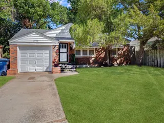 Sold home at 3905 NW 23rd Street