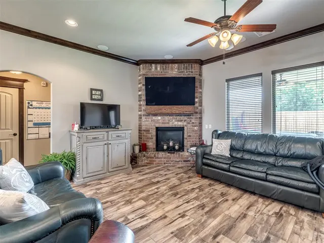 Photo 5 — 534 W Chickasaw Court Way, Mustang, OK 73064