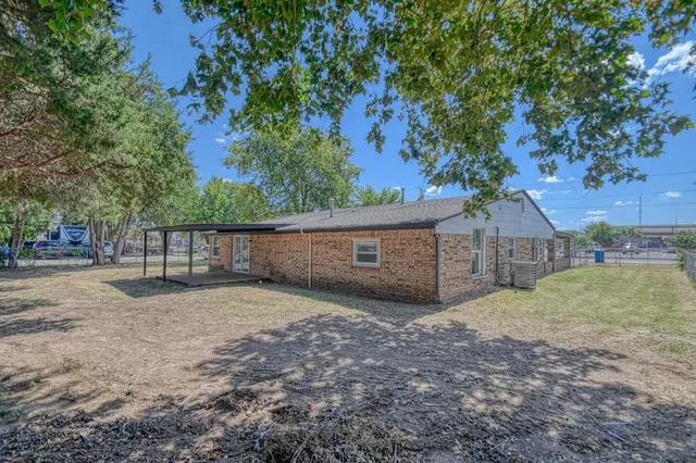 Photo 4 — 1001 NW 10th Street, Newcastle, OK 73065