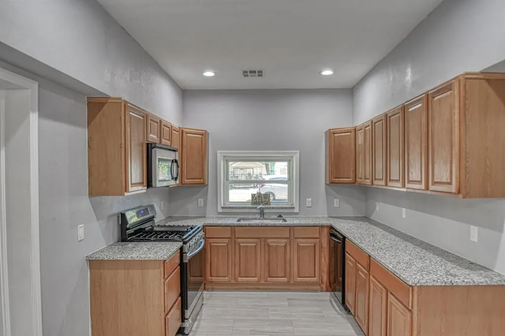Photo 25 — 1001 NW 10th Street, Newcastle, OK 73065