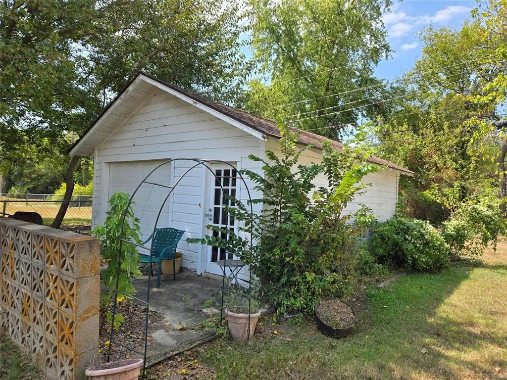 Photo 20 — 219 S 5th Street, Okemah, OK 74859