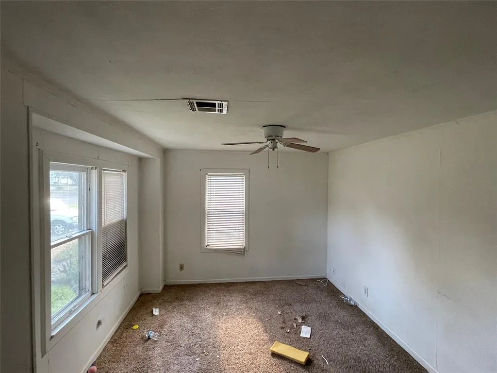 Photo 2 — 204 W Kittyhawk Drive, Oklahoma City, OK 73110