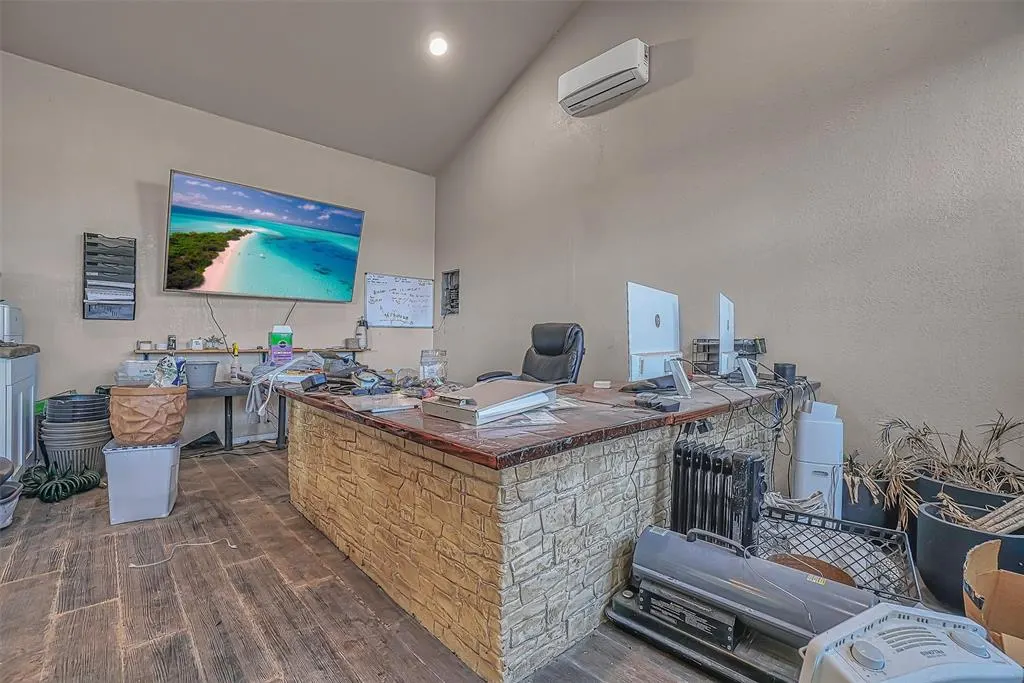 Photo 7 — 611 E Clark Avenue, Weatherford, OK 73096