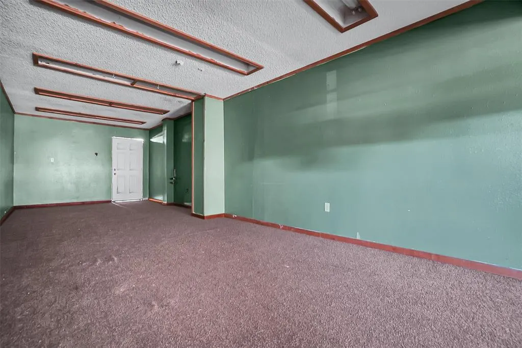 Photo 10 — 914 Court Avenue, Clinton, OK 73601