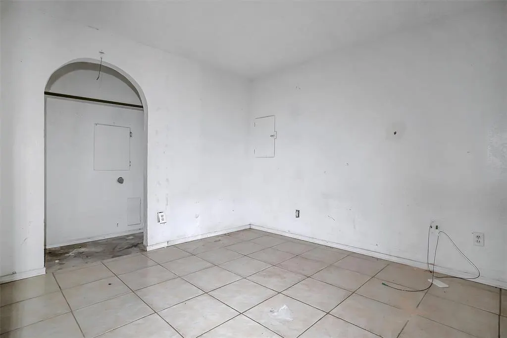 Photo 15 — 914 Court Avenue, Clinton, OK 73601