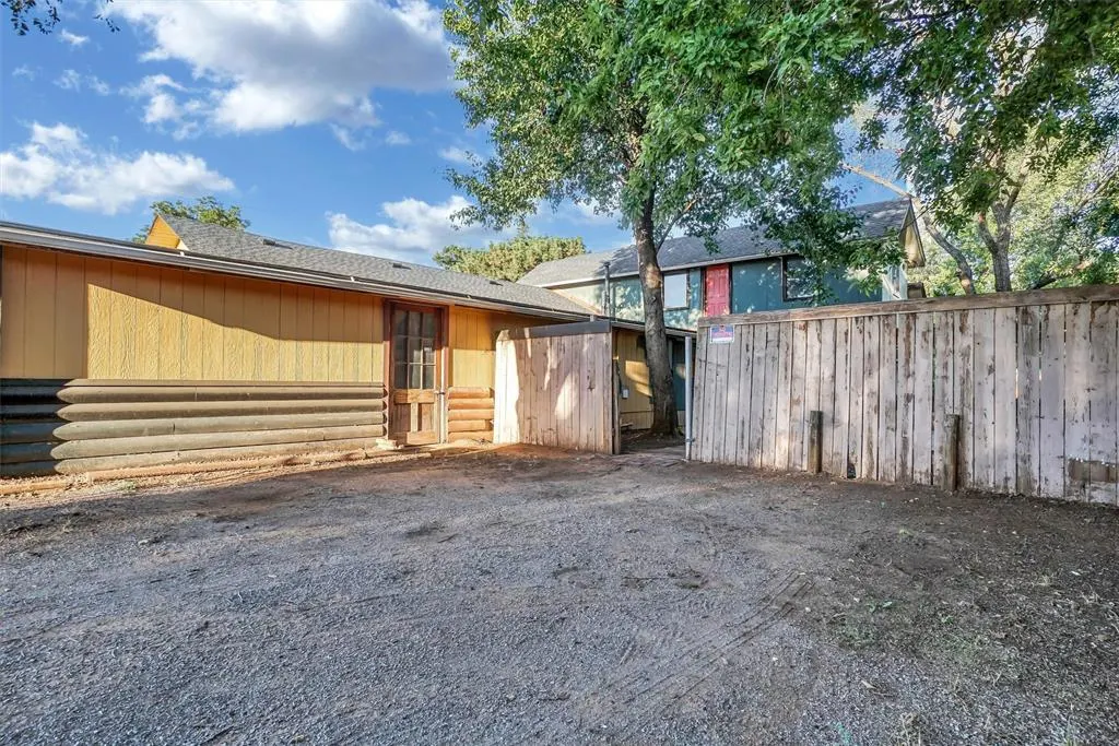 Photo 19 — 914 Court Avenue, Clinton, OK 73601