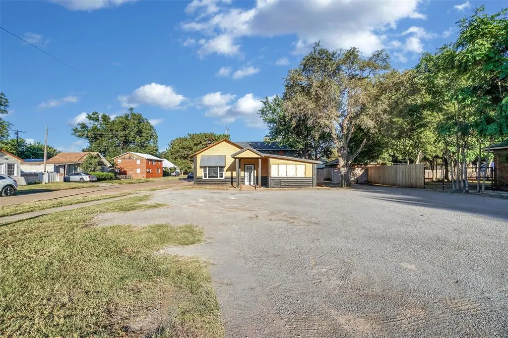 Photo 21 — 914 Court Avenue, Clinton, OK 73601