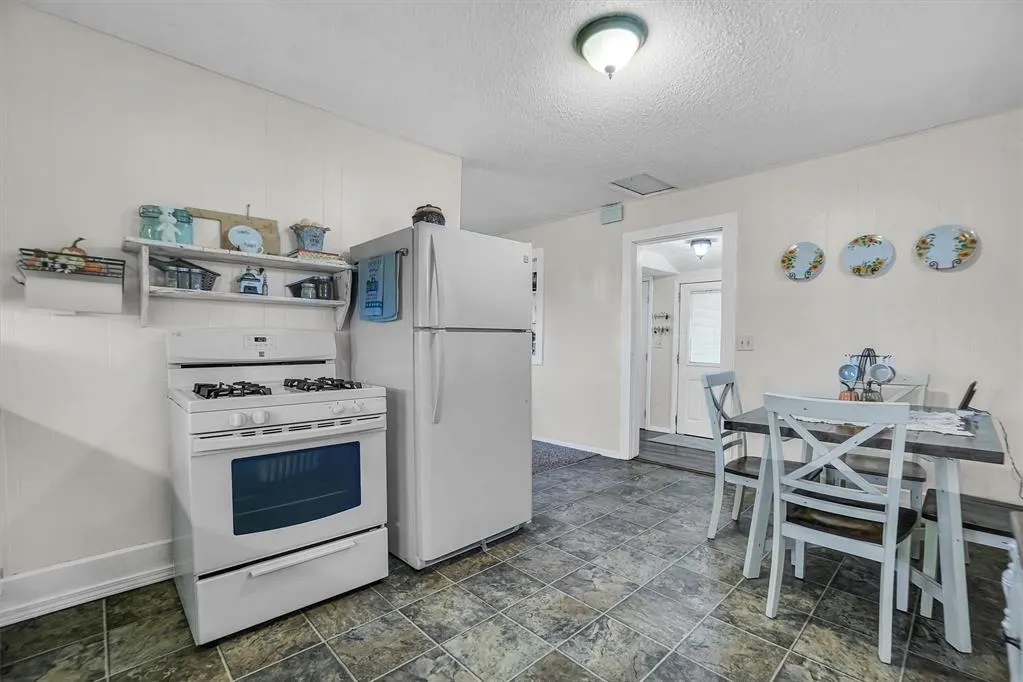 Photo 10 — 114 E Hamar Avenue, Taloga, OK 73667