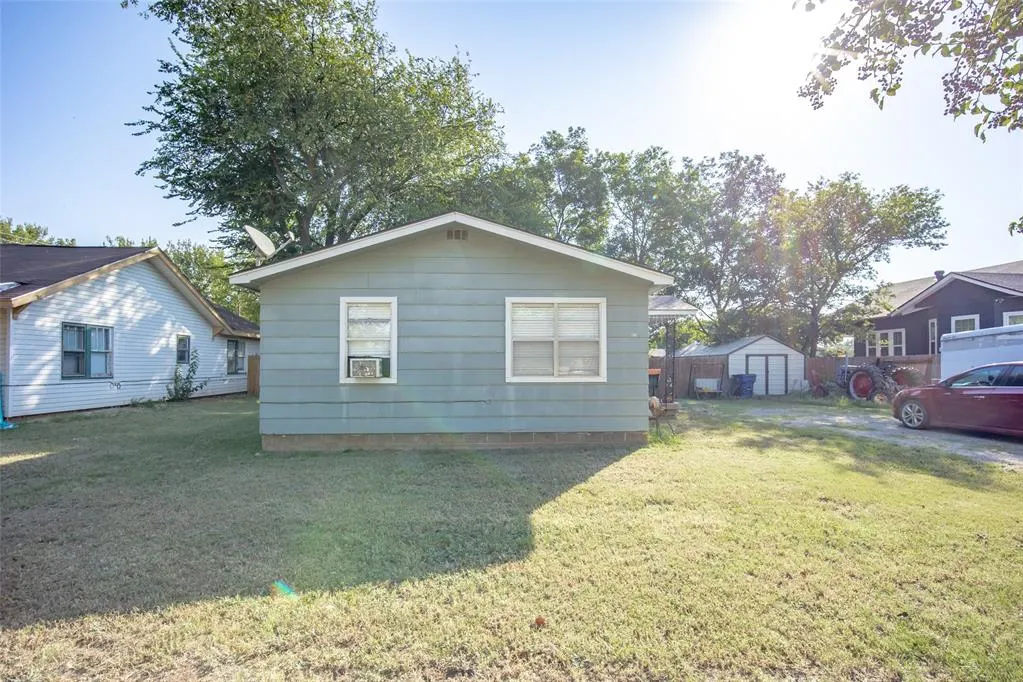 Photo 23 — 609 SW 6th Street, Lindsay, OK 73052
