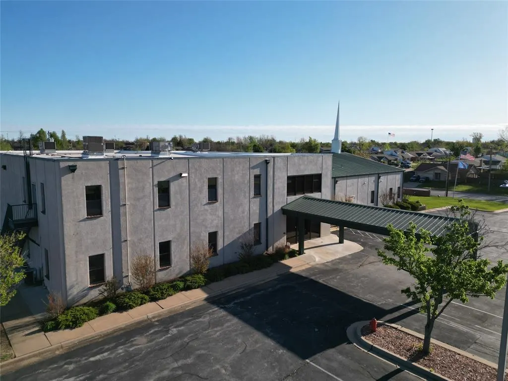 Photo 11 — 10901 S Santa Fe Avenue, Oklahoma City, OK 73170