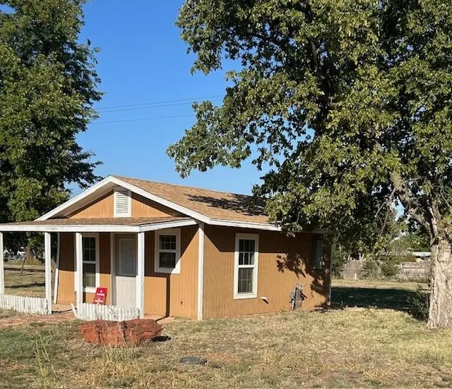 Photo 2 — 801 N DENA Street, Cordell, OK 73632