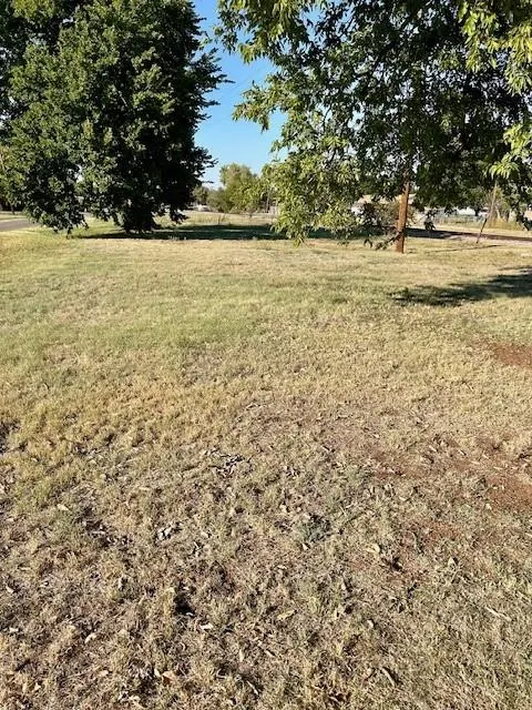 Photo 4 — 801 N DENA Street, Cordell, OK 73632