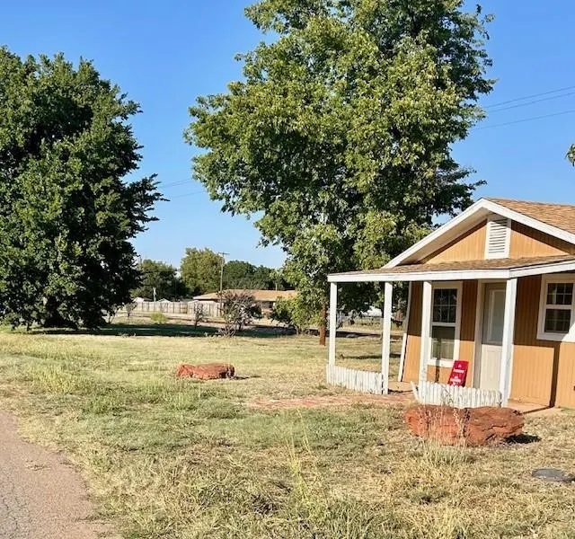 Photo 9 — 801 N DENA Street, Cordell, OK 73632