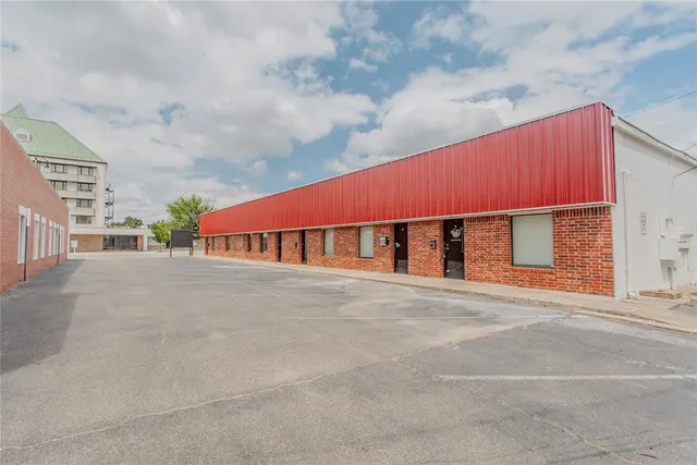 Photo 2 — 320 W Main Street, Norman, OK 73069