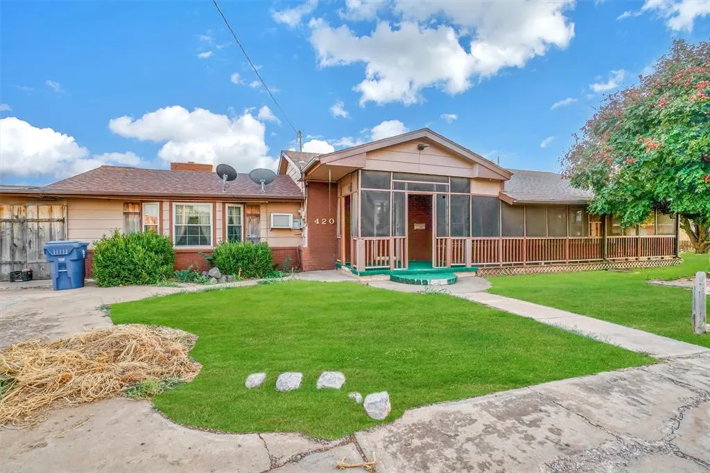 Front exterior — 420 W 8th Street, Cordell, OK 73632