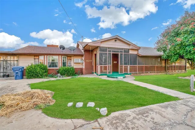 Front exterior — 420 W 8th Street, Cordell, OK 73632