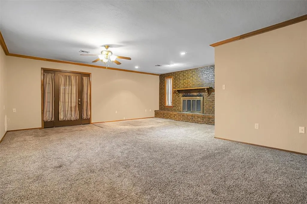 Photo 6 — 420 W 8th Street, Cordell, OK 73632