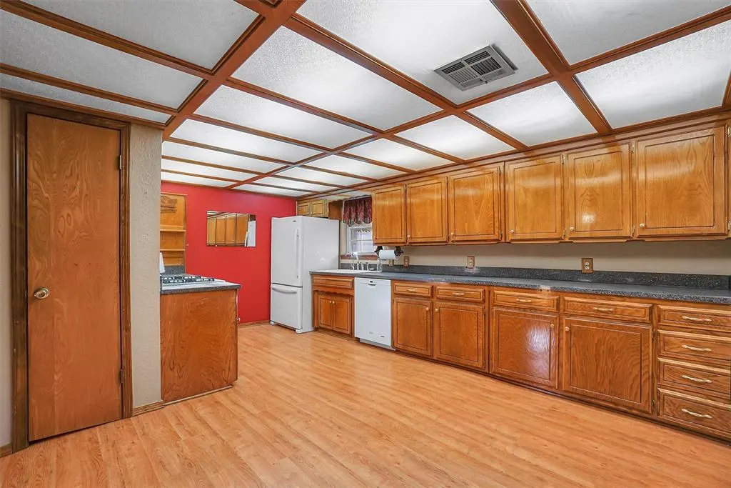 Photo 17 — 420 W 8th Street, Cordell, OK 73632