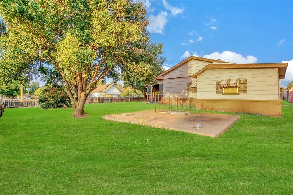 Photo 31 — 420 W 8th Street, Cordell, OK 73632