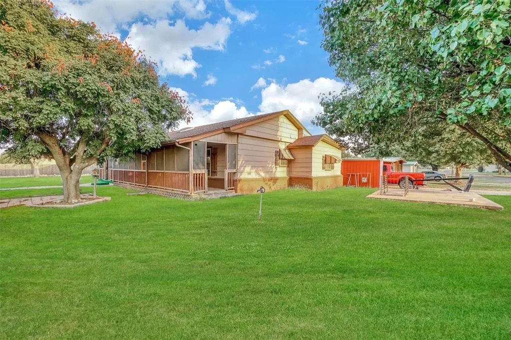 Photo 32 — 420 W 8th Street, Cordell, OK 73632