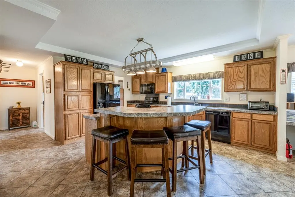 Photo 3 — 713 Terrace Place, Sulphur, OK 73086