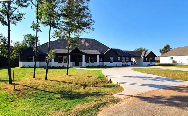 Front exterior — 1308 W Harvard Way, Mustang, OK 73064