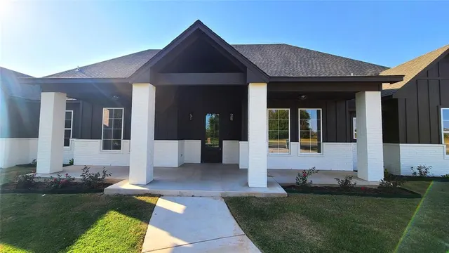 Photo 4 — 1308 W Harvard Way, Mustang, OK 73064