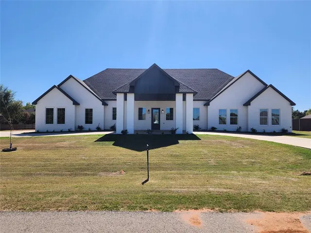 Front exterior — 1316 W Harvard Way, Mustang, OK 73064