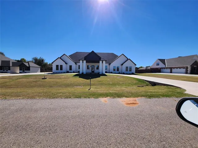 Photo 2 — 1316 W Harvard Way, Mustang, OK 73064