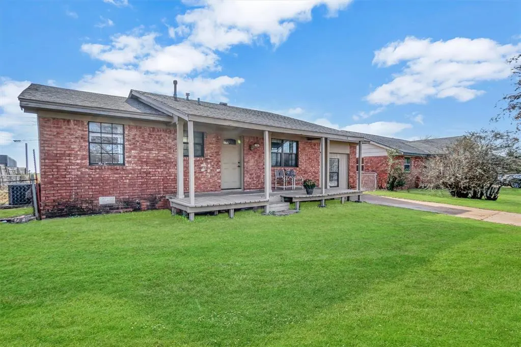 Photo 2 — 206 Denise Drive, Burns Flat, OK 73647