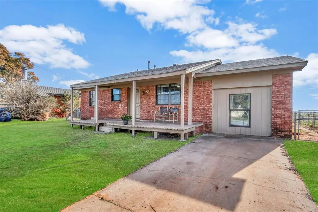 Photo 3 — 206 Denise Drive, Burns Flat, OK 73647