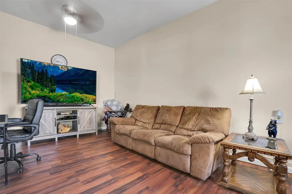 Photo 5 — 206 Denise Drive, Burns Flat, OK 73647