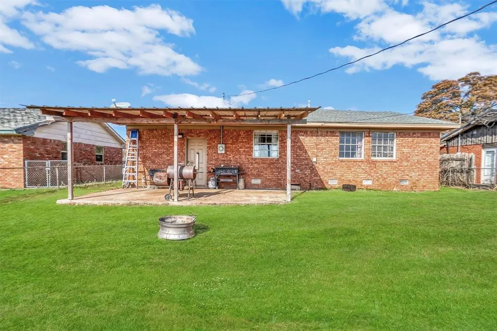 Photo 15 — 206 Denise Drive, Burns Flat, OK 73647