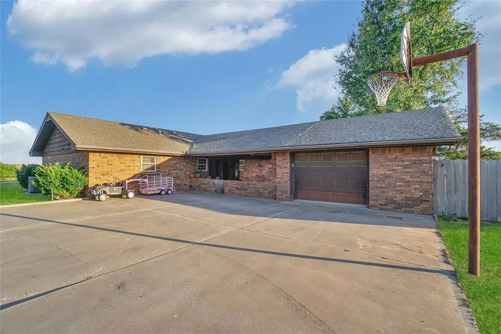 Photo 22 — 1001 Main Street, Rocky, OK 73661