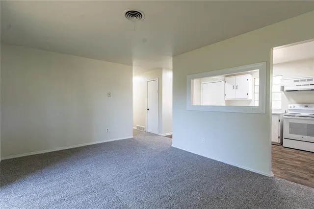 Photo 3 — 3201 Longridge Road, Del City, OK 73115