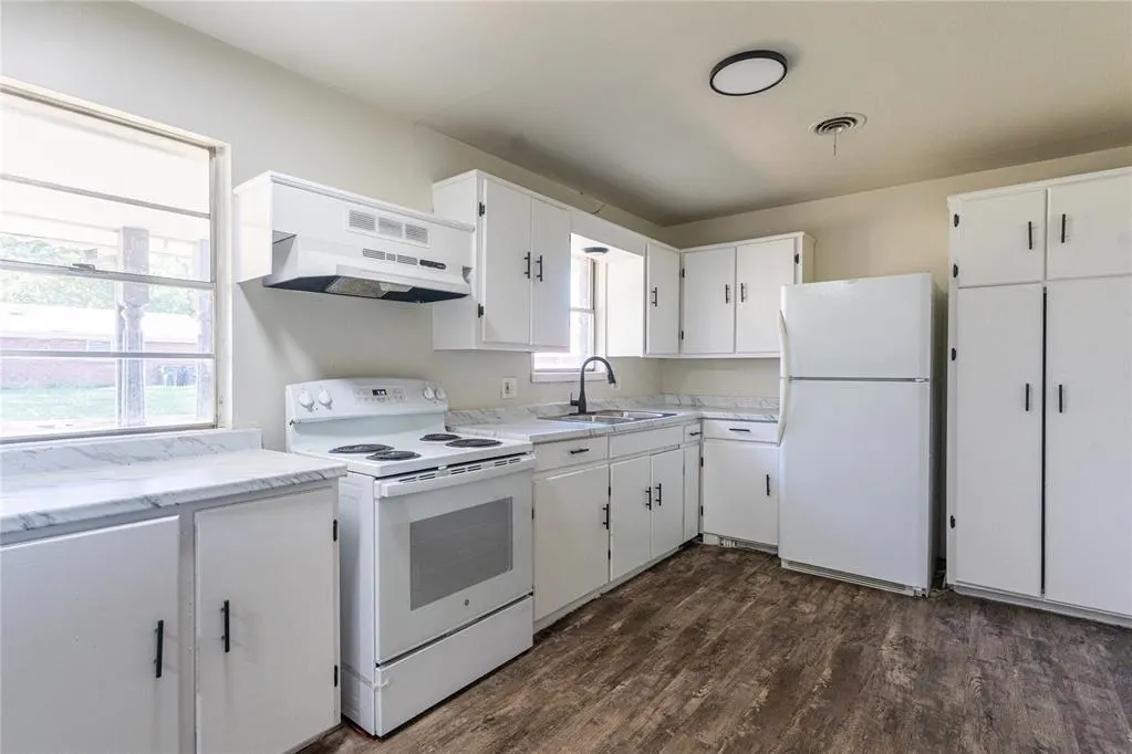 Photo 4 — 3201 Longridge Road, Del City, OK 73115